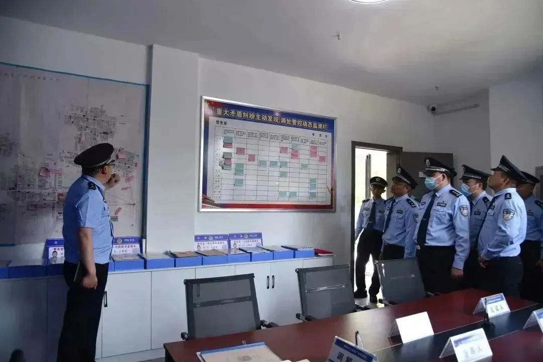 观摩+交流务实高效促提升——周口市平安建设暨公安派出所标准化和“一村（格）一警”建设淮阳现场会召开