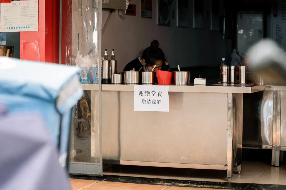 实拍疫情反扑下的武汉美食餐饮店他们怎么样了？
