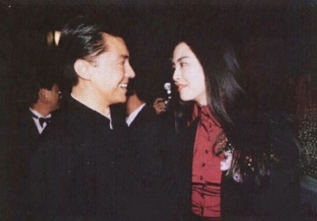 尊龙是公认世界4大美男子,尊龙说自己是亚洲第一美男