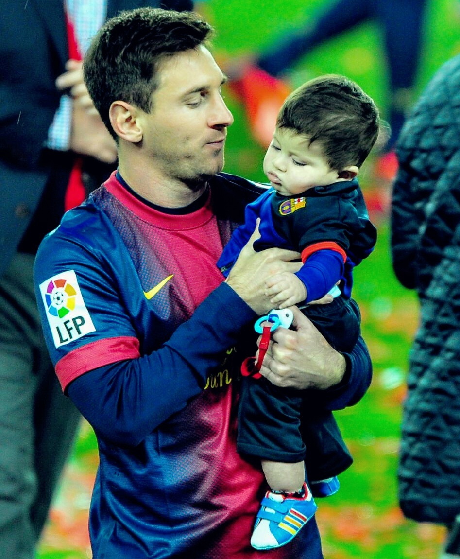 两大球王讨论梅西,两大球王聊梅西