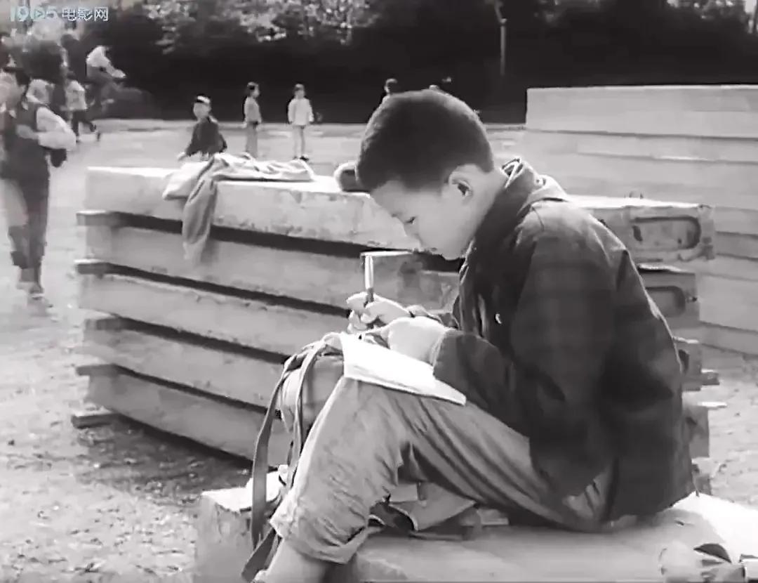 老电影海燕,老电影两个小足球队1956插曲