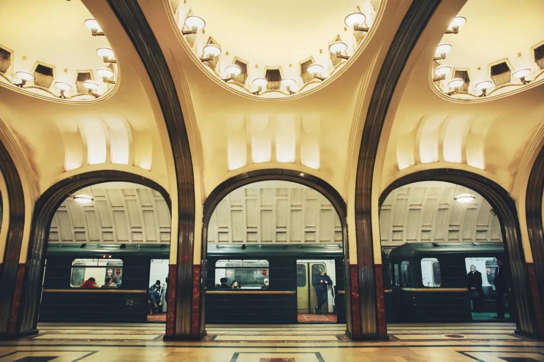 平平无奇地铁,真实的莫斯科地铁站