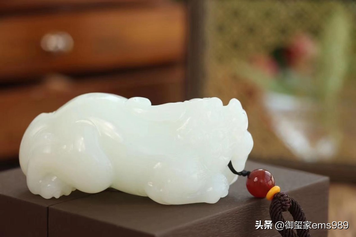 买什么玉性价比高养人,哪种低价玉有升值潜力