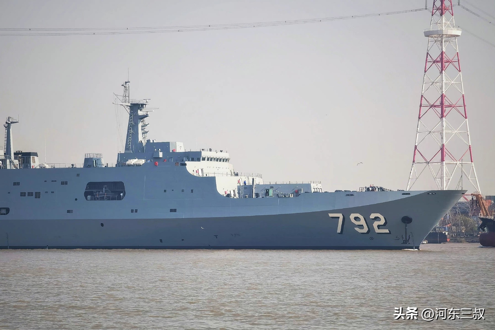 1.3亿美元买一艘坞登，比中国自用型还便宜，泰国海军高调迎接