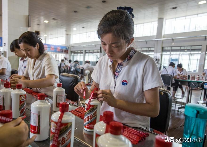 真假茅台没飘带和图鉴别方法,新手必学的茅台鉴别小技巧