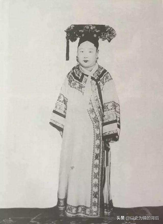 清朝灭亡后溥仪在皇宫多少年,清朝灭亡溥仪被赶出皇宫