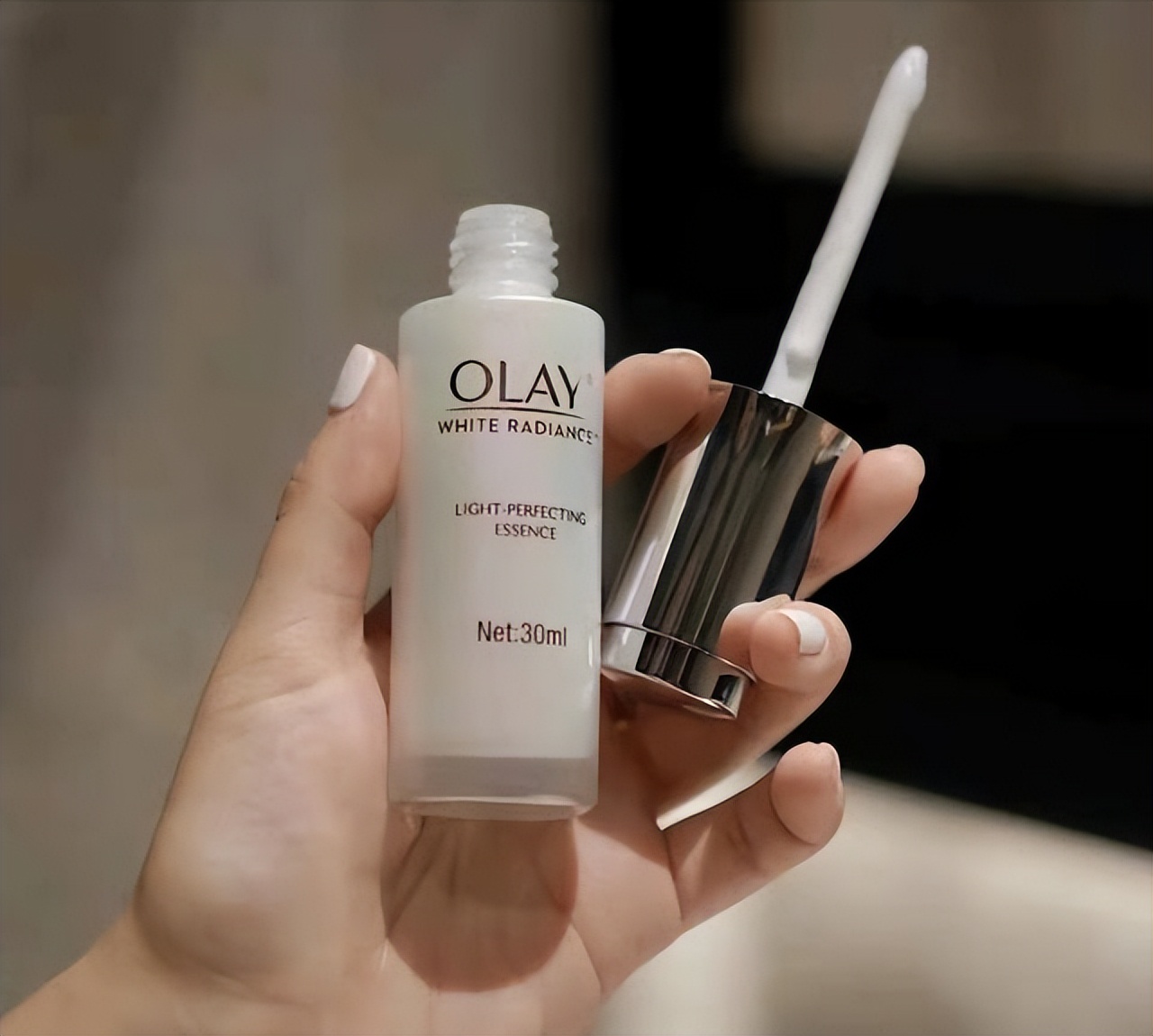 小黑瓶和黑绷带哪个好,赫莲娜黑绷带平替面霜