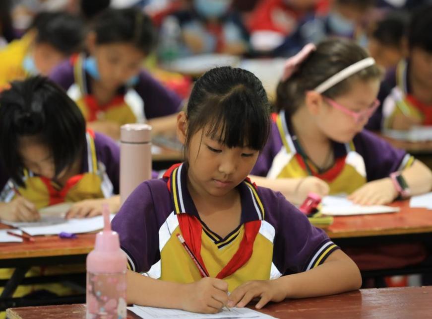 是否又是“头疼医脚”？小学期末考试或被取消，家长对此并不买单