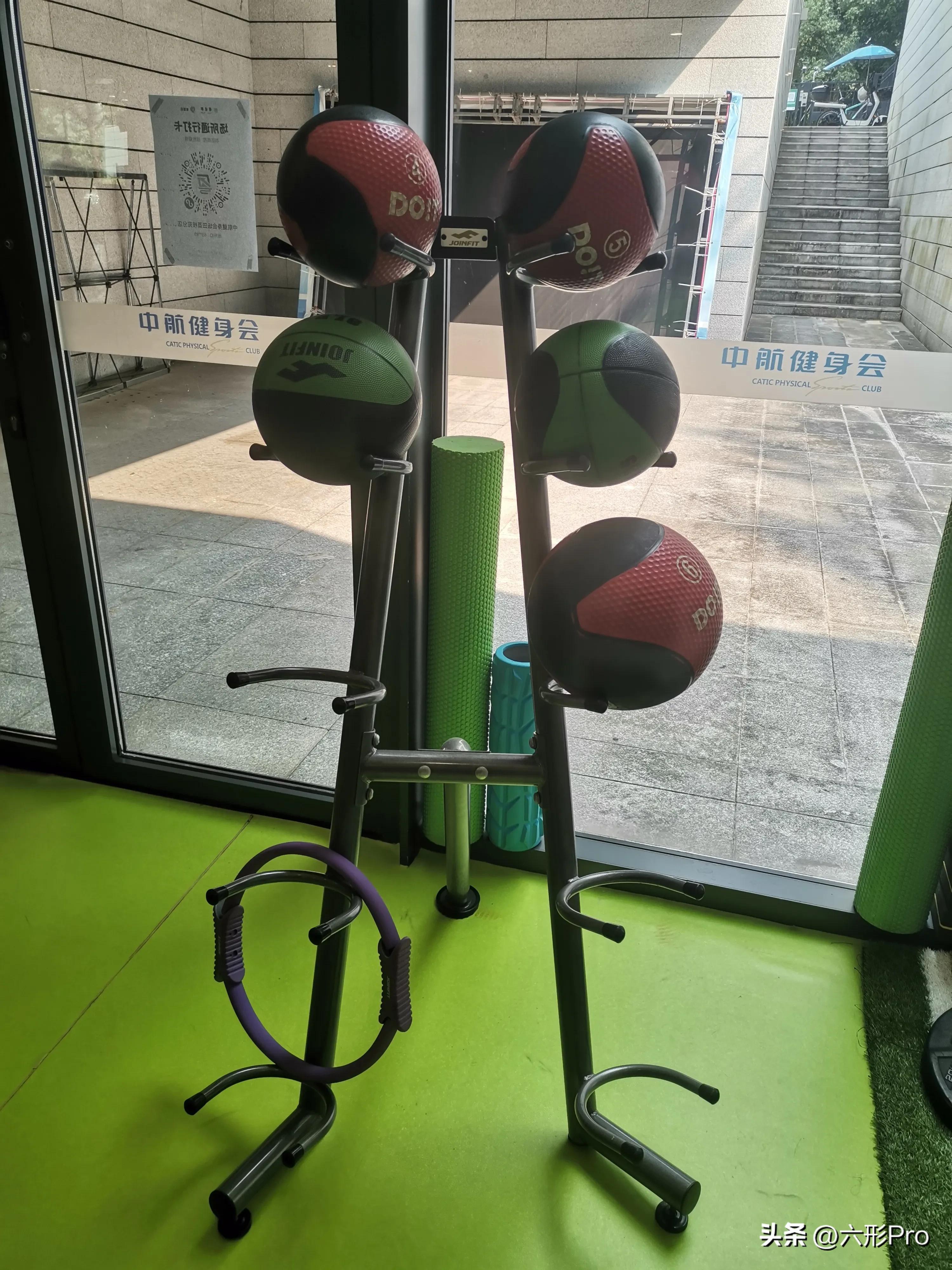 健身房力量训练器械有哪些,健身房器械入门全套