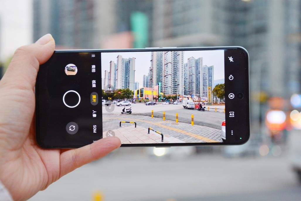 真我gtneo5官宣首发240w快充,真我gtneo5200w和240w充电测评