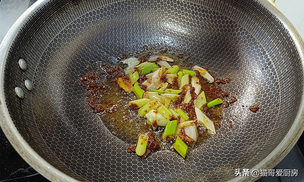 鸡头怎么做特别好吃,鸡头应该怎么熬才好吃