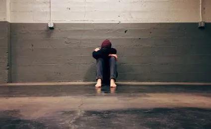 14岁学生被诊断抑郁症,14岁抑郁少年迷信被喂符水死亡