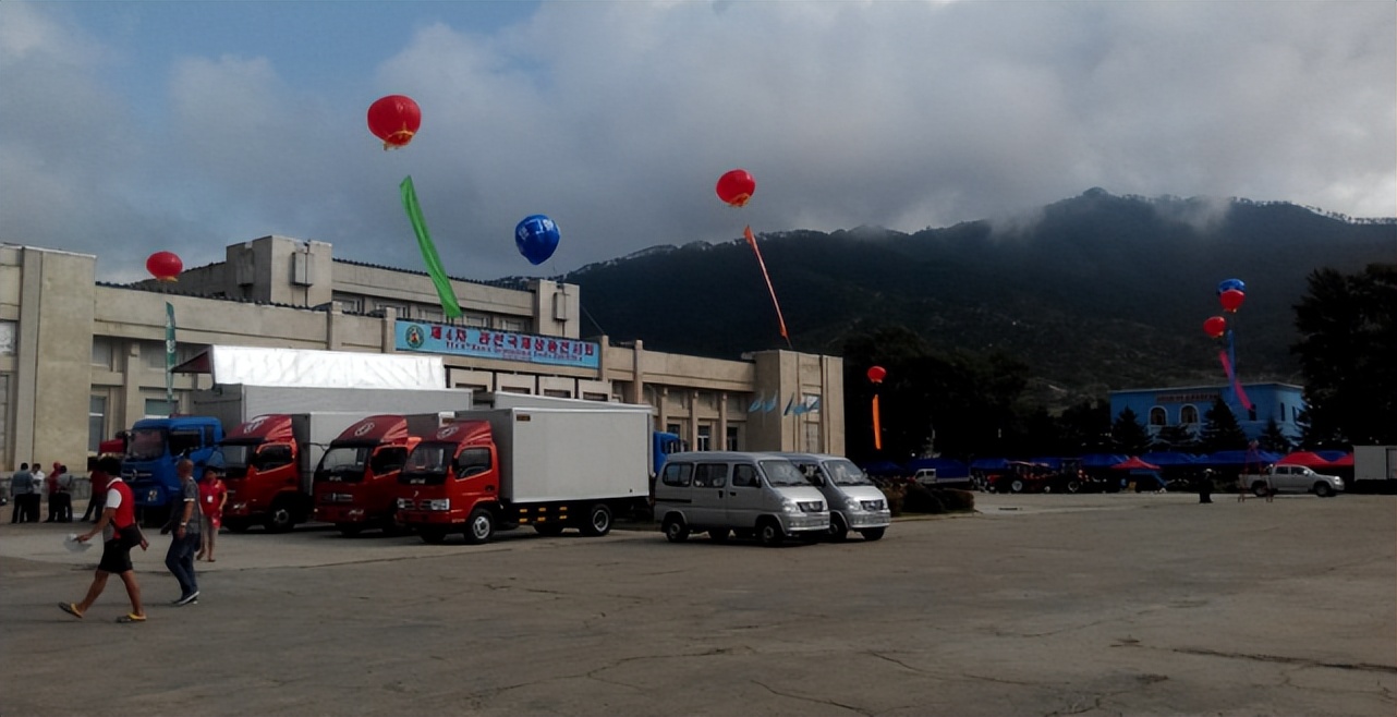 朝鲜街头都有什么车,朝鲜做生意的商人