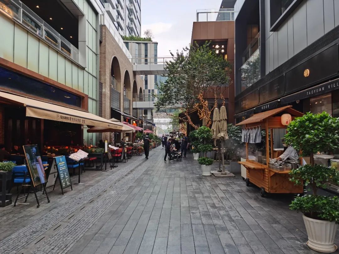 局破中破局,购物中心新零售突围