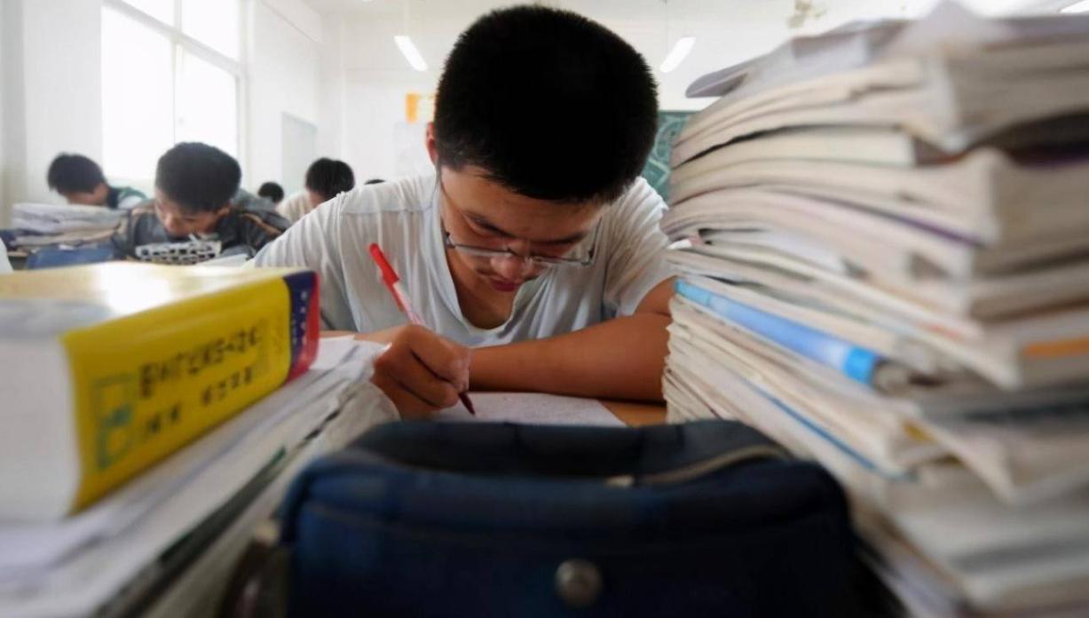 高一成绩下滑有什么补救办法,高一成绩差怎样才能提高