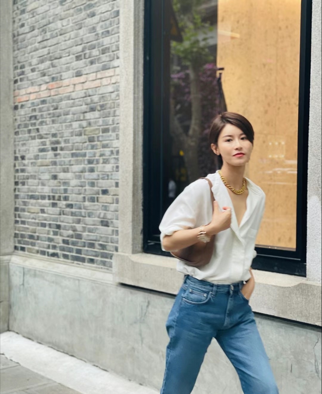 女人不管多大年纪，一定要剪一次露耳短发，大气利落又有高级感