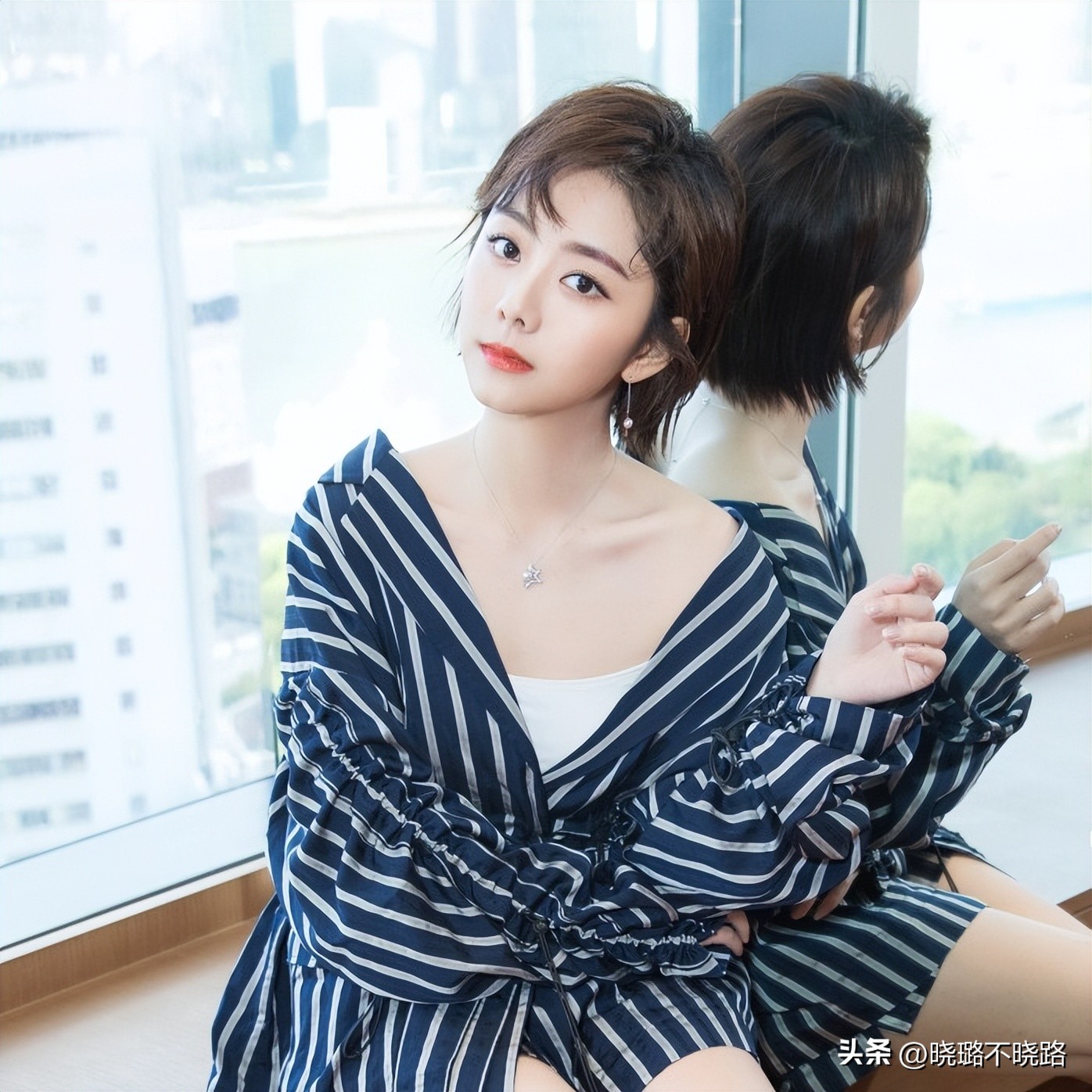 毛晓彤复古卷短发适合什么脸型,毛晓彤发型短发微卷