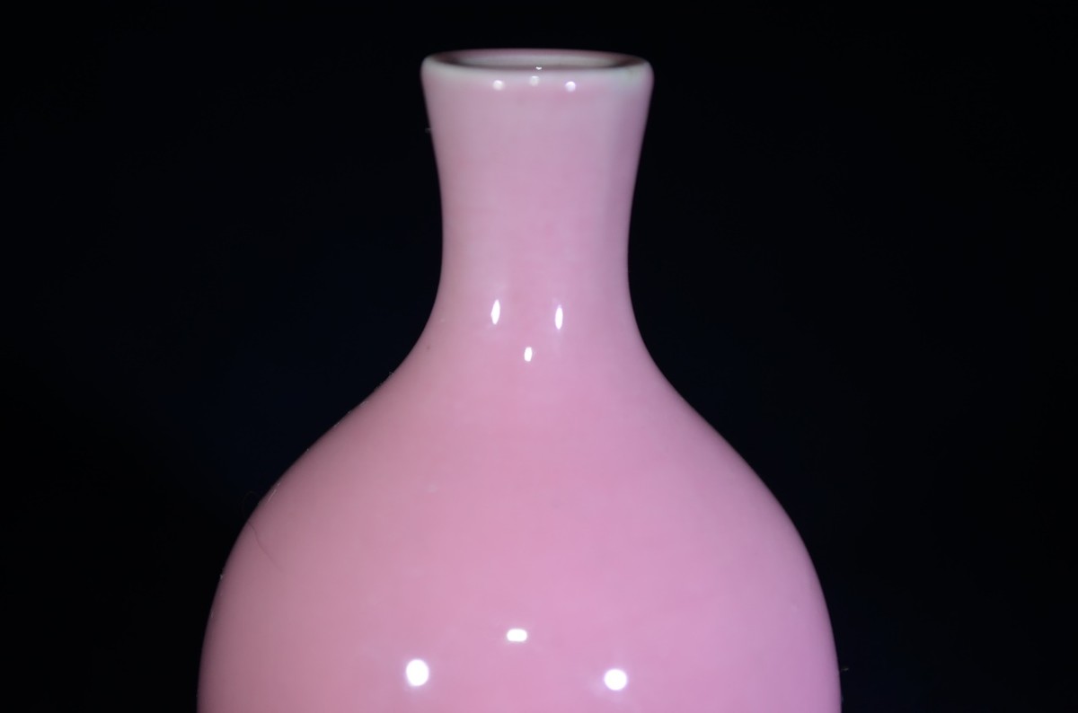 康熙时期红釉瓶图片,淡描青花瓷器鉴定