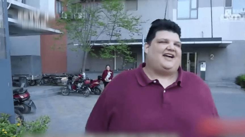 女孩不顾父母反对嫁给63岁的大叔,一个女孩不顾父母反对嫁给穷男人