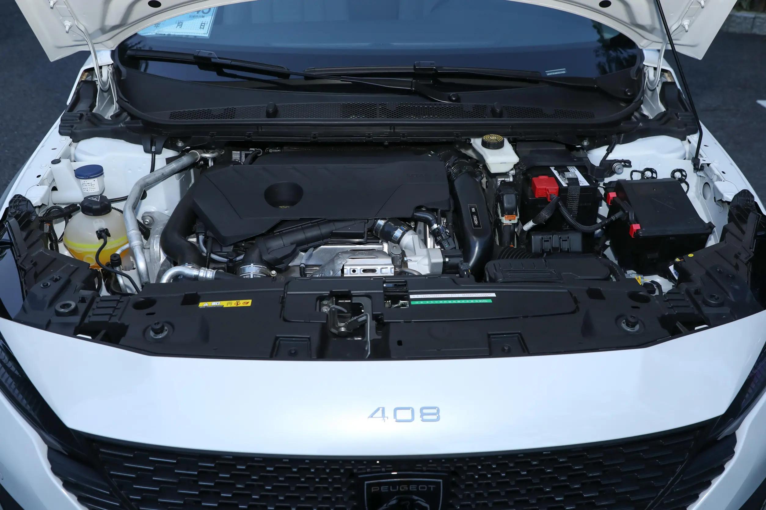 宽敞省油还运动10-15万家轿大推荐,12万买紧凑家轿这几款好开又省油