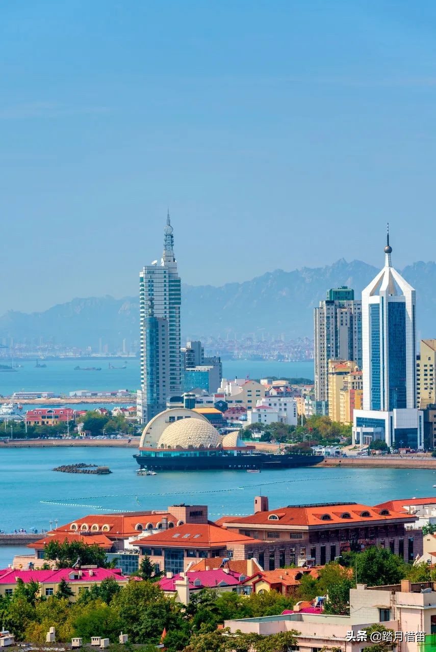 被誉为“东方瑞士”的青岛，有太多的海边浪漫