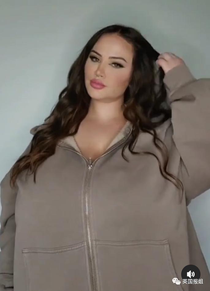 澳洲网红患上“巨乳症”,一年胸围暴涨6个*杯罩**!被压到喘不过气