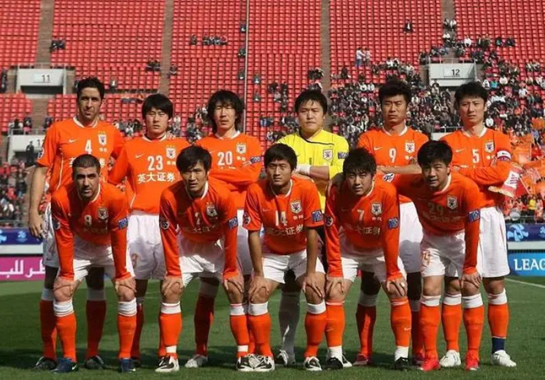 山东泰山队创造神奇纪录盘点,球队历史上有哪些功勋教练和球星?