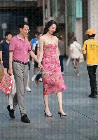 成都太古里模仿秀孕妇照,太古里街拍事件模仿秀