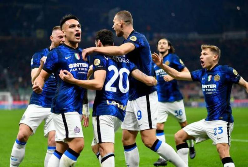 国米张康阳满满都是敬畏,国米晋级欧联决赛张康阳自拍庆祝