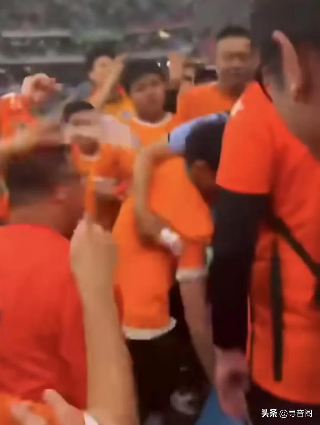 如果足球让人性变得狭隘和暴戾,我们应该评估是否取消这个项目