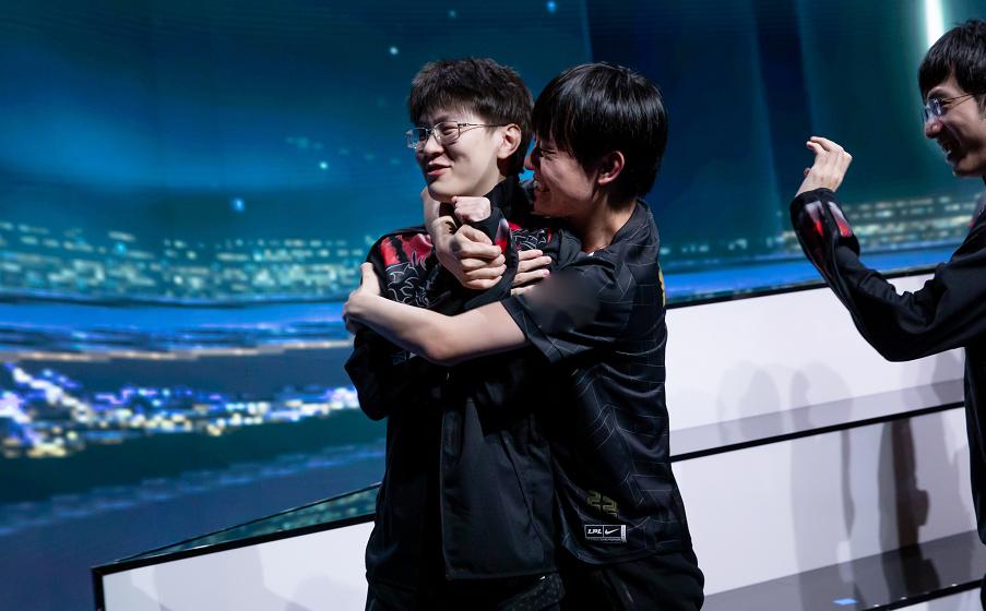 m姓辅助宝蓝,lpl进攻型辅助