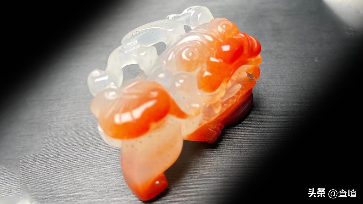 黄龙玉与翡翠的区别,黄龙玉与翡翠区别在哪