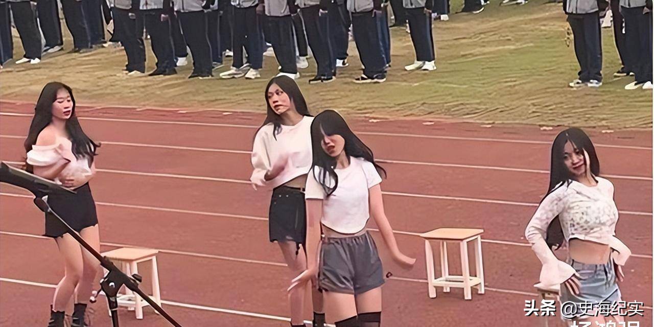 高校女生跳舞被批判,中国校园啦啦队美女练习跳舞
