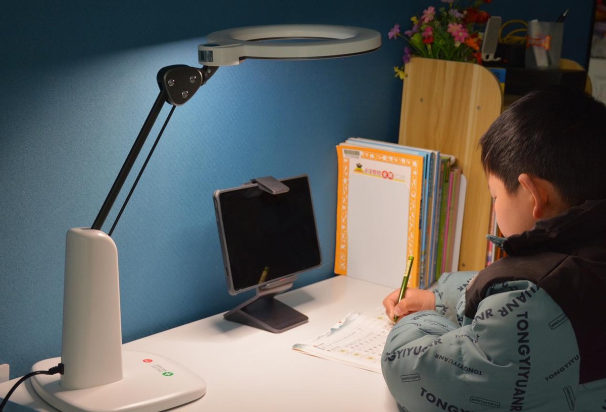 加NIR红光技术，两千多入手爱德华医生天使之光2润眼灯，值吗？