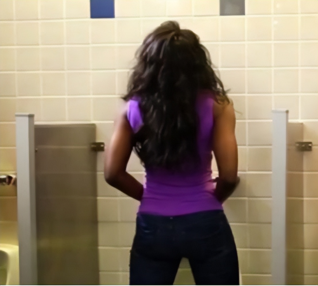 女性洗澡时站尿会尿路感染吗,女性洗澡能不能用一些东西