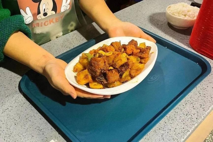 神仙配置！这所辽宁高校：网红食堂、健身房、网球馆一应俱全！