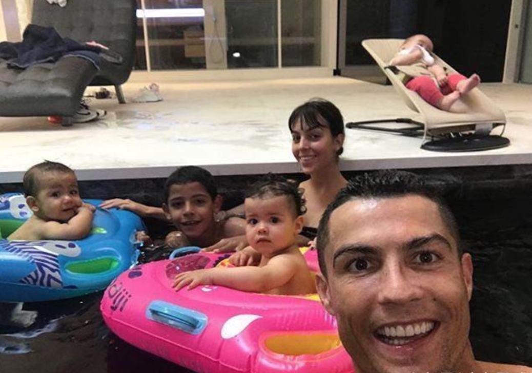 c缃椾竴鍏卞き鎶樹簡鍑犱釜鍎垮瓙,c缃楀ぇ鍎垮瓙10宀佹椂c缃楁湁鍑犱釜瀛╁瓙