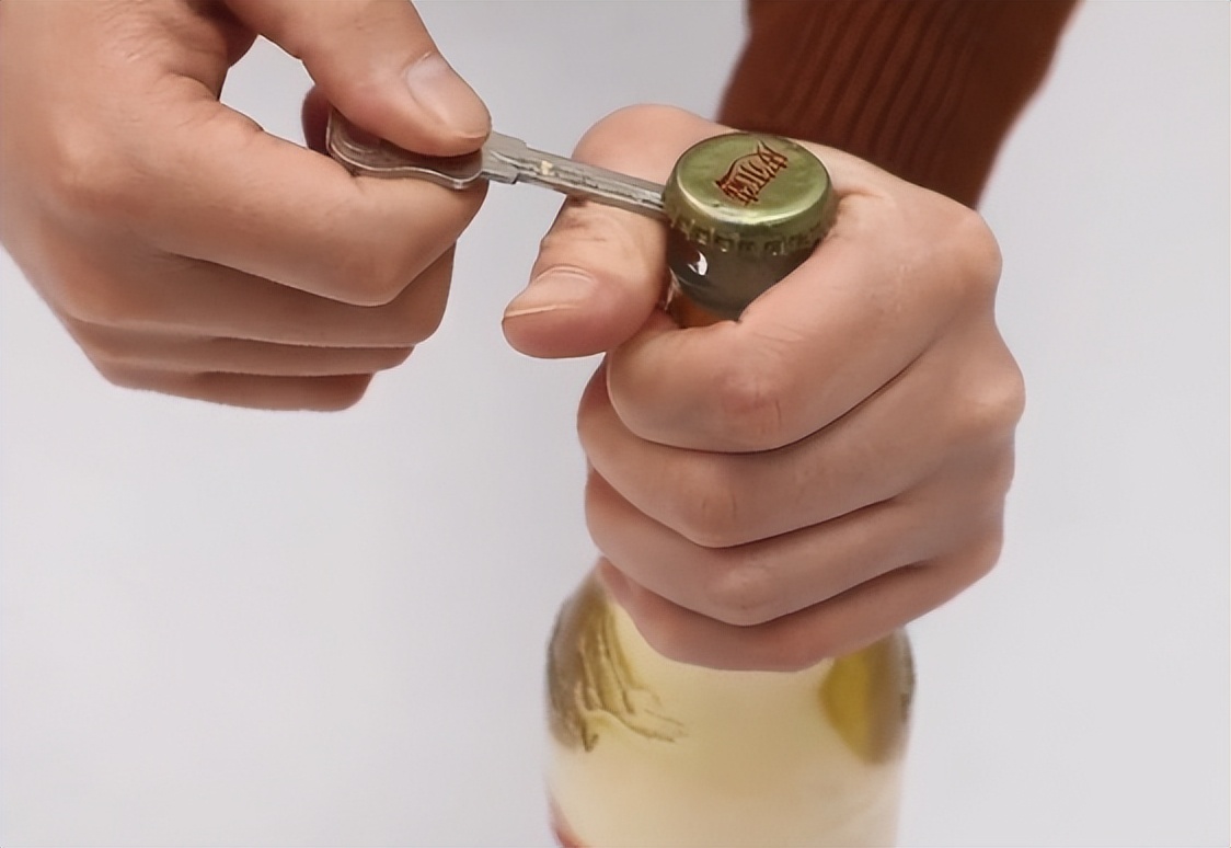 家里废旧钥匙别扔了，这7个作用花钱都买不到，解决不少人的烦恼