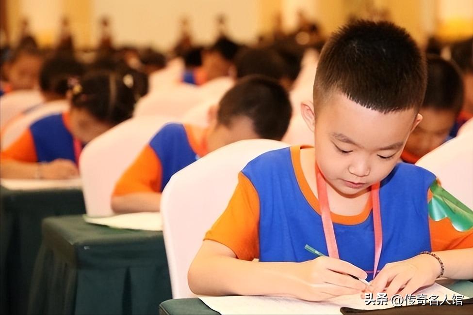 8岁参军的神童何雪豪,中国神童何雪豪