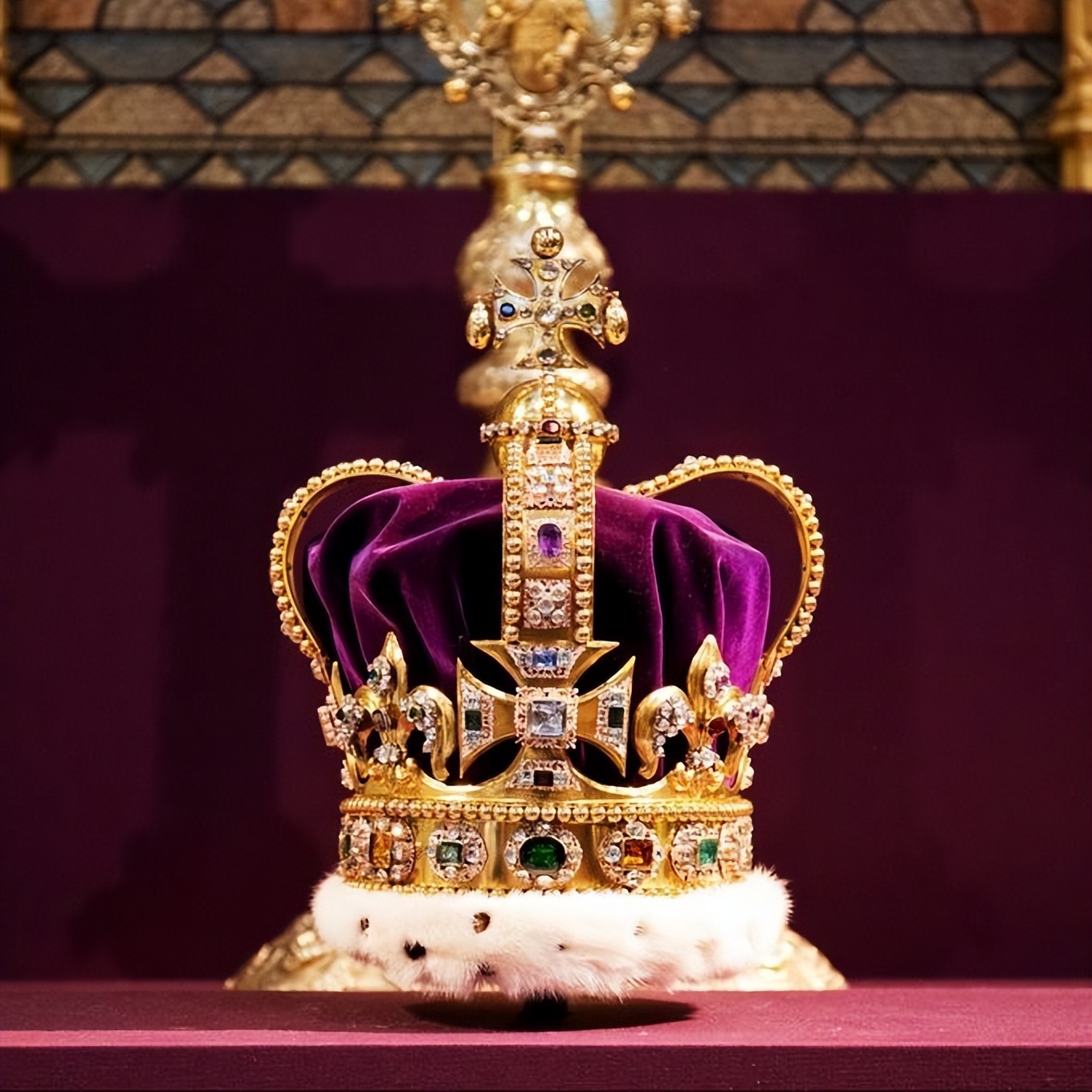 伊丽莎白女王留下的皇冠珠宝值多少钱