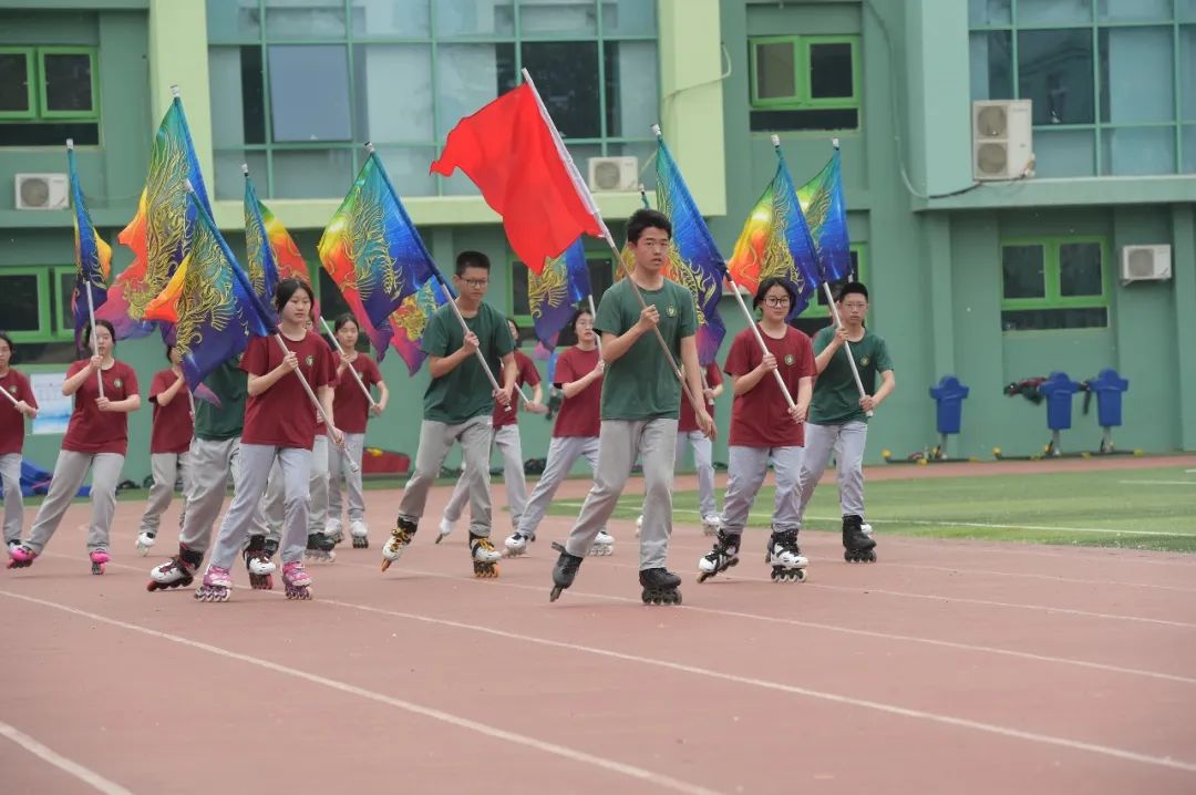 两千学生霸气登场的中杉金杉树体育节！泰酷辣！