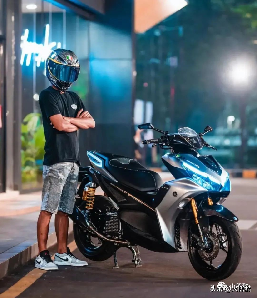 雅马哈nvx155帅气视频,aerox155与nvx155哪个好