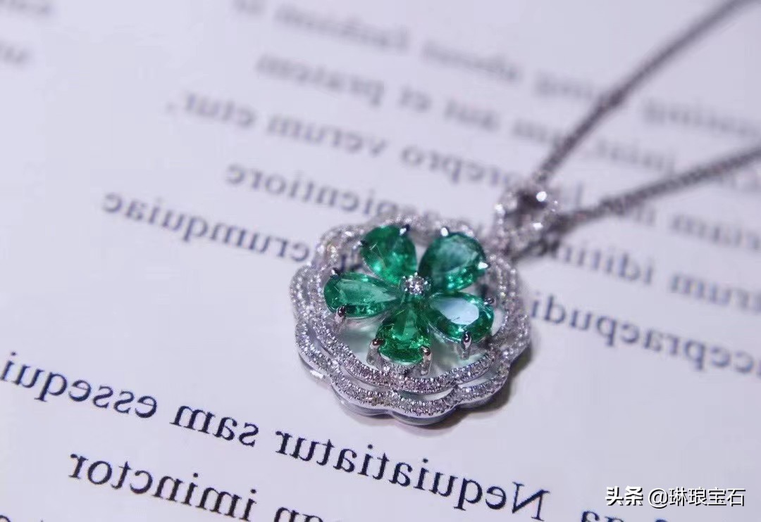 s925银镶嵌极品纯天然哥伦比亚祖母绿吊坠22061514