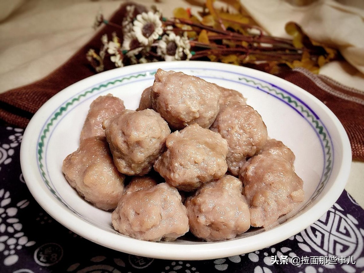 做肉丸子为什么不会筋道,做肉丸子放不放油