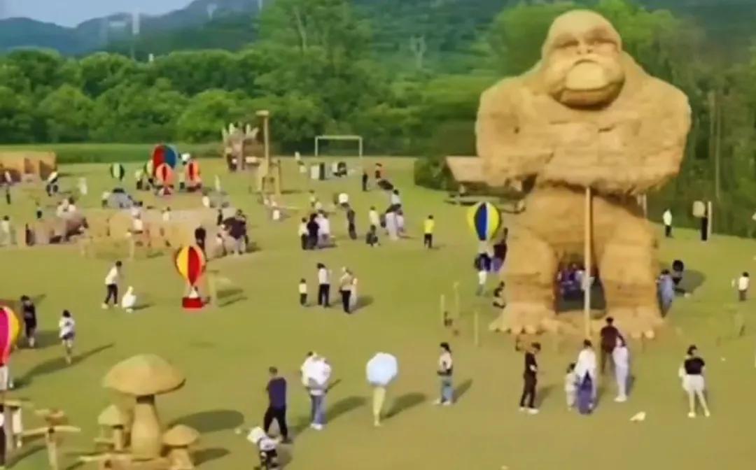 呼和浩特稻草人事件,呼和浩特稻草人视频