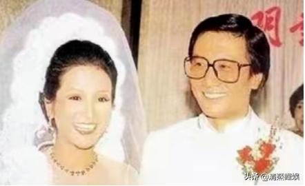 谢贤和李小龙合影站c位,谢贤李小龙曾江合影