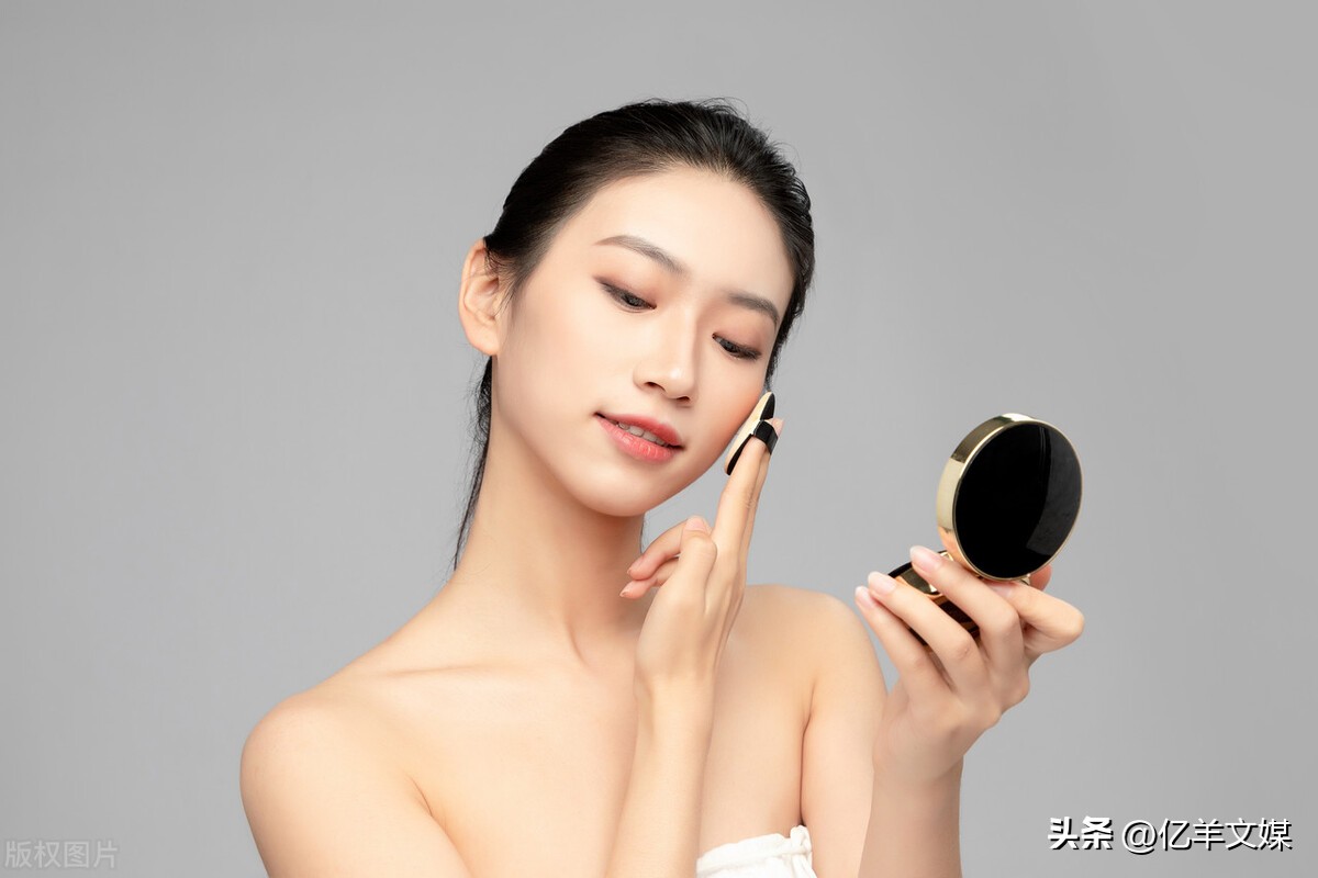 新手如何搞定一个简单清透的妆容,如何拥有高级感妆容