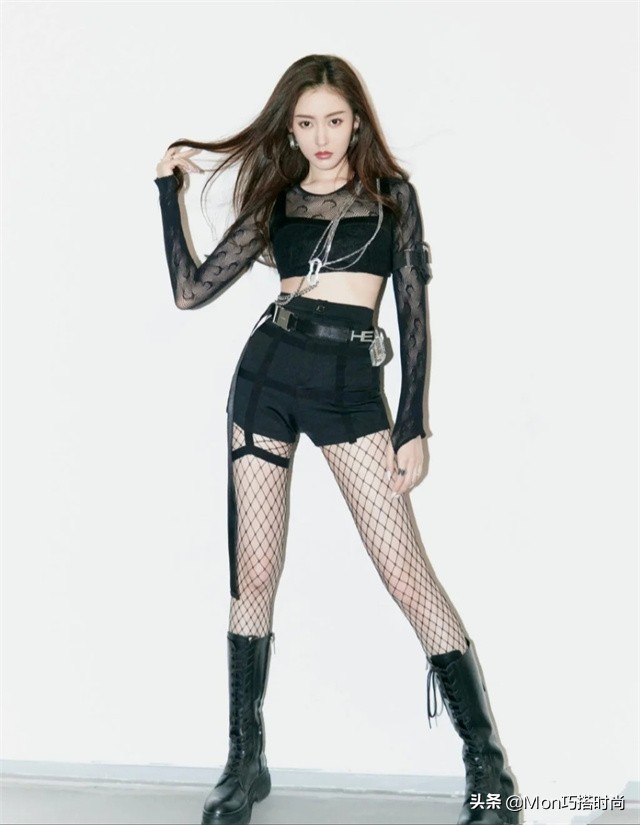 为什么你一穿“*袜丝**”就土气？2种款式、3种搭配方式，教你变时髦