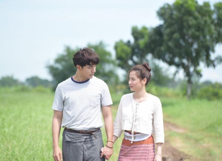 偶像剧照进现实！泰国顶流女星被男演员公开告白，5年友情变爱情