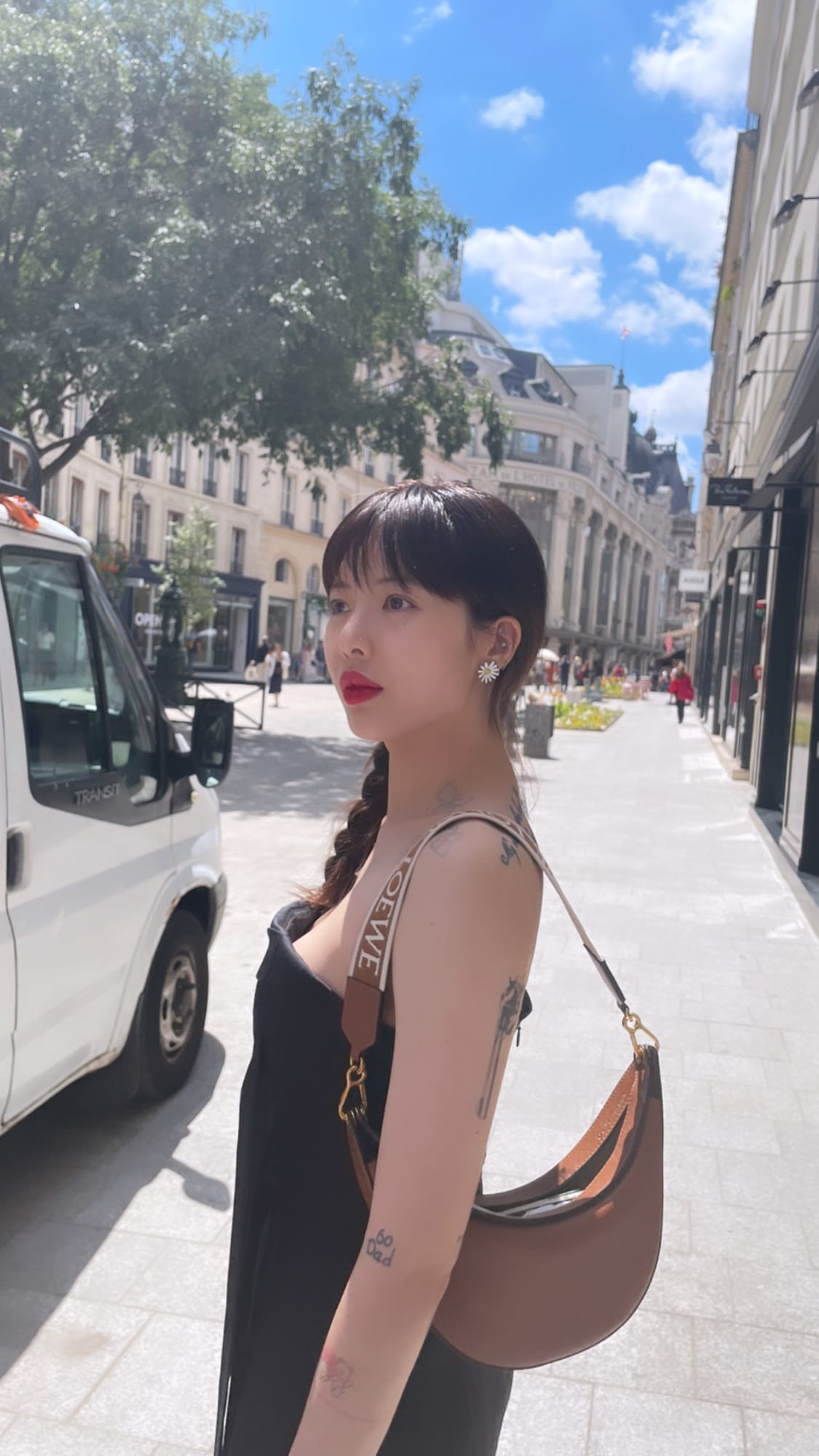 泫雅金晓钟巴黎时装周造型,泫雅金晓钟巴黎时装